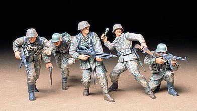 Model plastikowy Zestaw żołnierzy German Front Line Infantrymen Tamiya