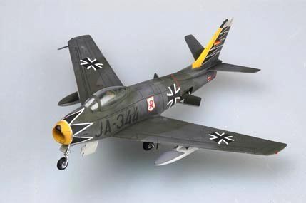 Model plastikowy F-86F-40 Sabre Hobby Boss