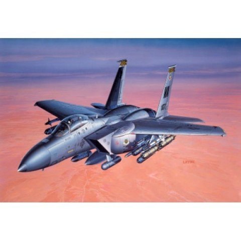 ACADEMY F-15E Strike Eag le w/weapon Academy