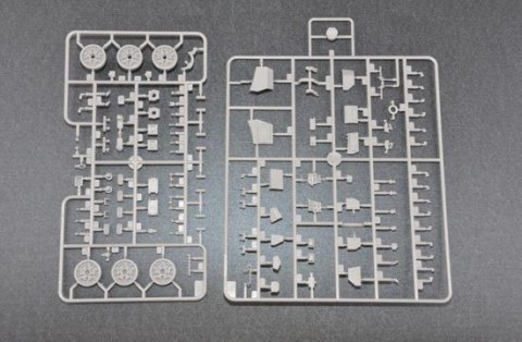 Model plastikowy T-90A MBT Cast Turret Trumpeter