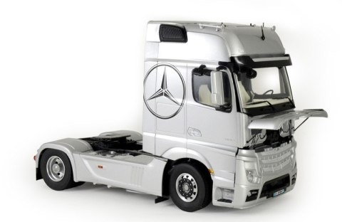 Mercedes Benz Actros MP4 Gigaspace Italeri