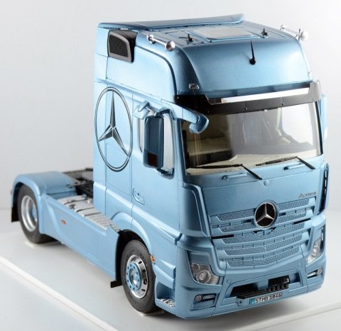Mercedes Benz Actros MP4 Gigaspace Italeri