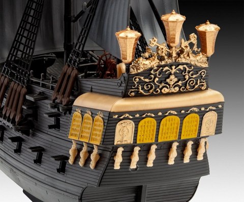 Model plastikowy Black Pearl 1/150 Revell
