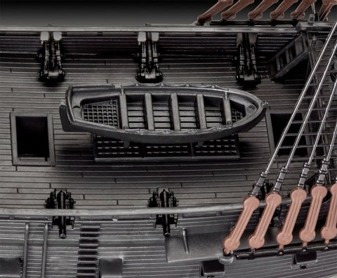 Model plastikowy Black Pearl 1/150 Revell