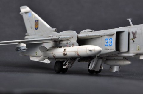 Model plastikowy Su-24MR Fencer-E Trumpeter