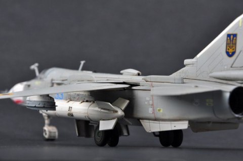 Model plastikowy Su-24MR Fencer-E Trumpeter