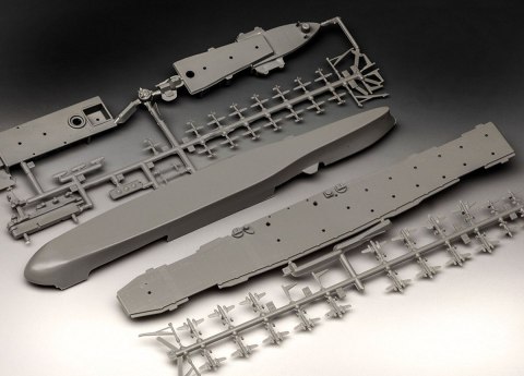 USS Hornet 1/1200 Revell