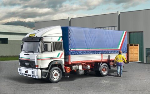 Model plastikowy Iveco Turbostar 190.42 Canvas Trailer Italeri