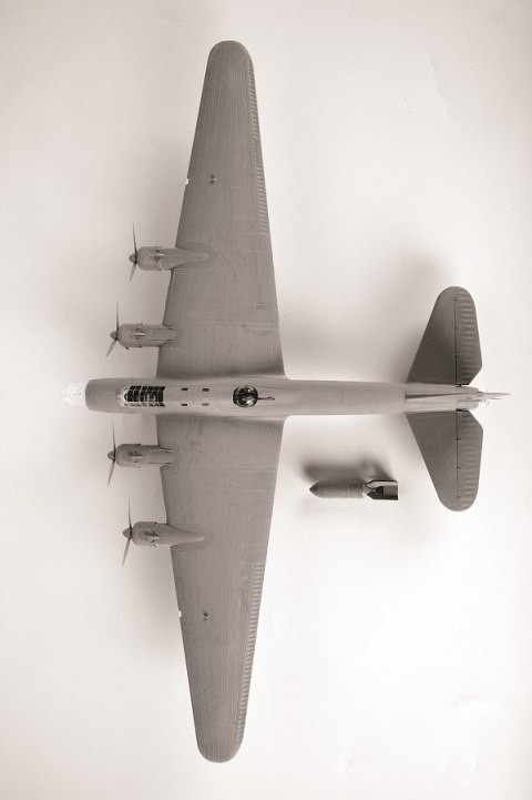 Model plastikowy TB-7 Radziecki ciężki bombowiec WWII Zvezda