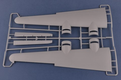 Model plastikowy US B-24J Liberator Hobby Boss