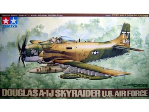 Model plastikowy A-1J Skyraider U.S. Air Force Tamiya