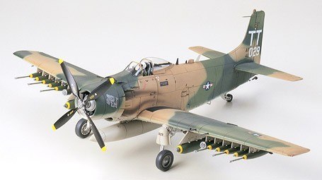 Model plastikowy A-1J Skyraider U.S. Air Force Tamiya