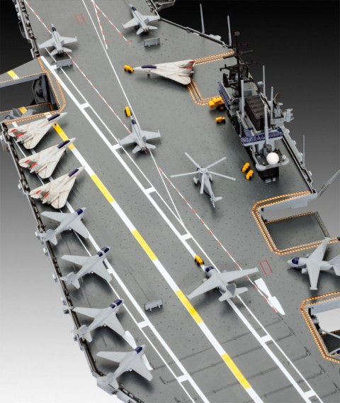 Model plastikowy Lotniskowiec USS Forrestal Revell