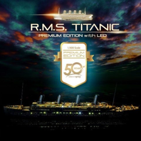Model plastikowy R.M.S. Titanic Premium Edition LED Academy