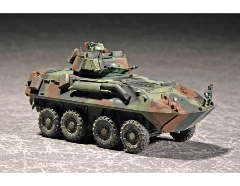 Model plastikowy USMC LAV-25 Lekki pojazd pancerny Trumpeter