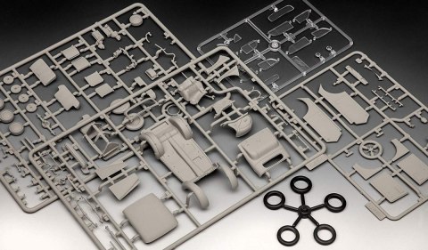 Model plastikowy niemiecki samochód sztabowy Kadett K38 Saloon Revell