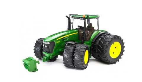 Pojazd Traktor John Deere 7930 z podwójnymi kołami BRUDER
