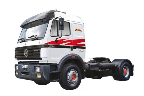 Model plastikowy Mercedes Benz SK 1844 LS V8 1/24 Italeri