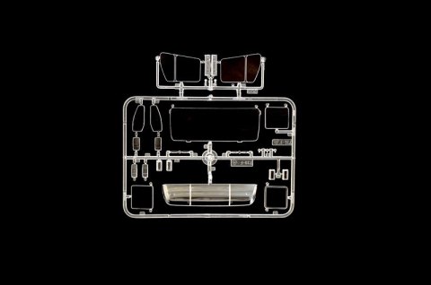 Model plastikowy Mercedes Benz SK 1844 LS V8 1/24 Italeri