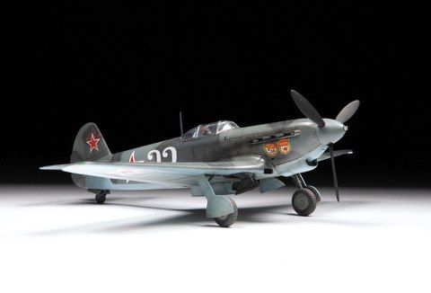 Model plastikowy Yak-9D radziecki myśliwiec Zvezda