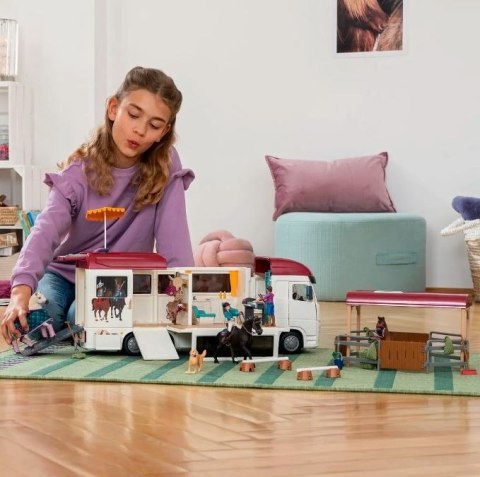 Zestaw z figurkami Transporter dla koni Schleich