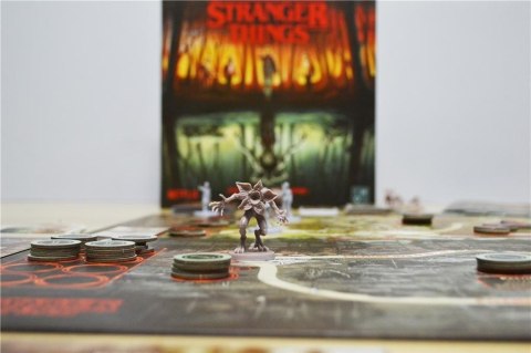Gra Stranger Things Po drugiej Stronie (edycja polska) Portal Games