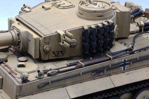 Model plastikowy PzKpfw VI Tiger I early 1/16 Hobby Boss