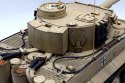 Model plastikowy PzKpfw VI Tiger I early 1/16 Hobby Boss