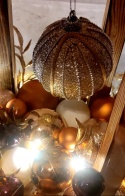 Świąteczny Lampion Drewniany z Dekoracjami i Lampkami LED Ręcznie Wykonany