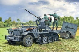 Model plastikowy Sd.Kfz 10/4 z Flak 30 i załogą 1/35 Italeri
