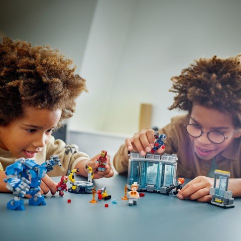 Klocki Super Heroes 76315 Laboratorium Iron Mana: Zbrojownia LEGO