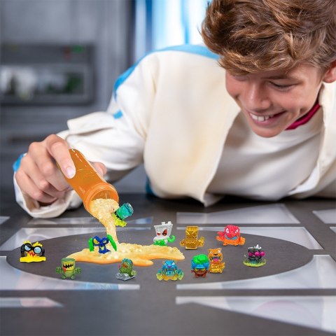 Figurki Mr Beast Lab - Rój Mega Lab 12-pak Cobi