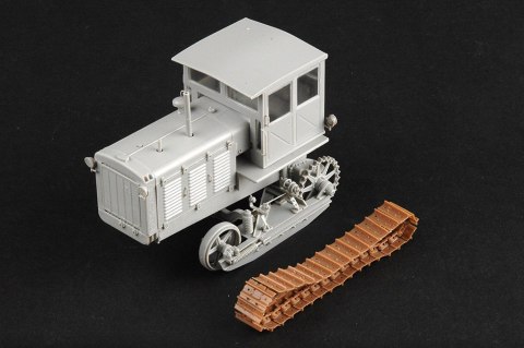 Model plastikowy ChTZ S-65 rosyjski ciągnik Trumpeter