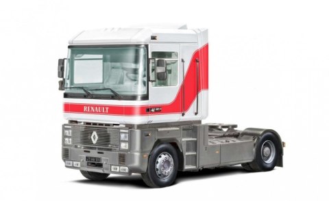 Model do sklejania Renault AE500 Magnum 1/24 Italeri