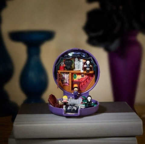 Zestaw kolekcjonerski Polly Pocket Rodzina Adamsów Mattel