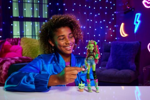 Lalka Monster High Venus McFlytrap + kotek Chewlian Mattel