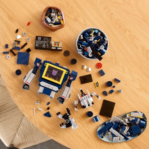 Klocki Icons 10358 Transformers: Soundwave LEGO