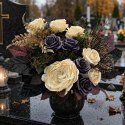 Bukiet flakon stroik na cmentarz kompozycja kwiatowa na pomnik do wazonu